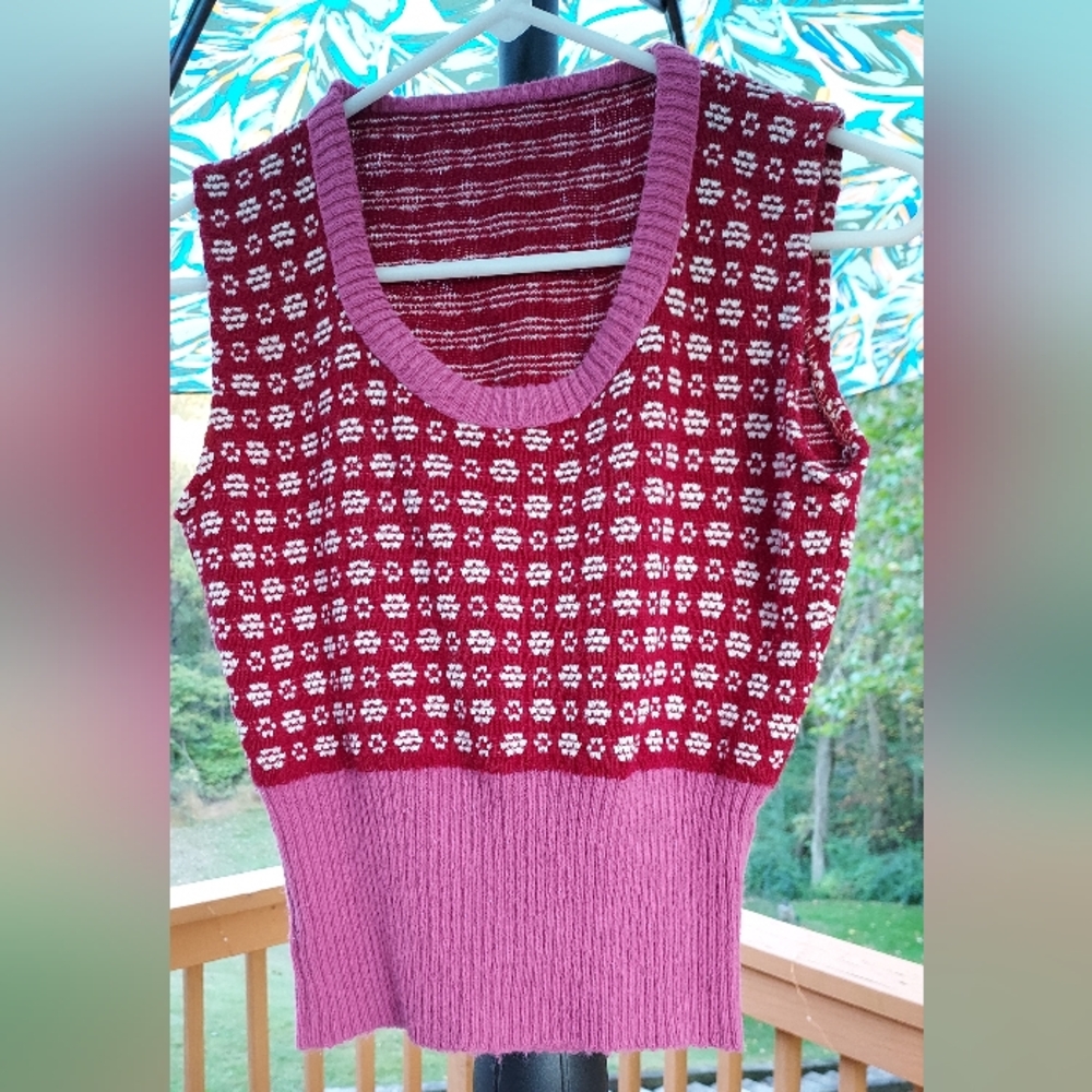 Vintage 1970s sweater vest